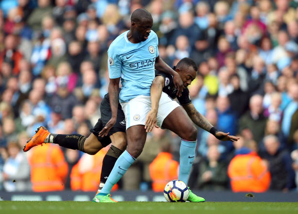 展使他成为 展使他成为